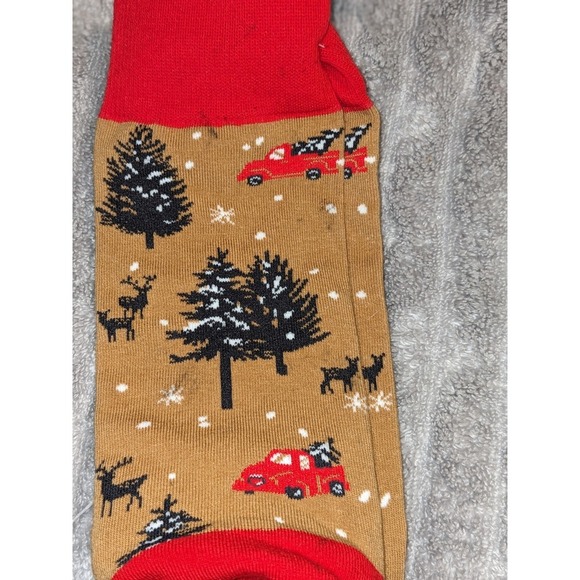 2023 Hallmark Christmas Socks‎ Green Red Tree Truck One Size Fits Most NWT - Picture 2 of 3